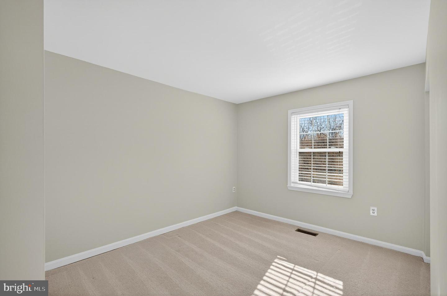 5635 SUTHERLAND CT, BURKE, Virginia 22015, 3 Bedrooms Bedrooms, 11 Rooms Rooms,2 BathroomsBathrooms,Residential,For sale,5635 SUTHERLAND CT,VAFX2293278 MLS # VAFX2293278