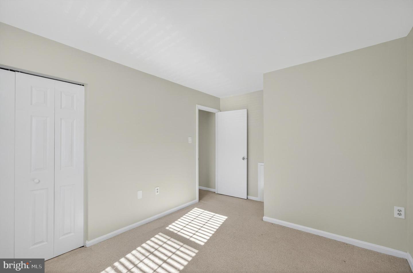 5635 SUTHERLAND CT, BURKE, Virginia 22015, 3 Bedrooms Bedrooms, 11 Rooms Rooms,2 BathroomsBathrooms,Residential,For sale,5635 SUTHERLAND CT,VAFX2293278 MLS # VAFX2293278