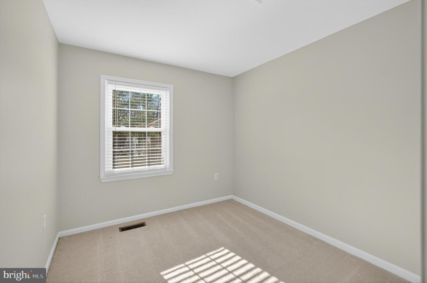 5635 SUTHERLAND CT, BURKE, Virginia 22015, 3 Bedrooms Bedrooms, 11 Rooms Rooms,2 BathroomsBathrooms,Residential,For sale,5635 SUTHERLAND CT,VAFX2293278 MLS # VAFX2293278