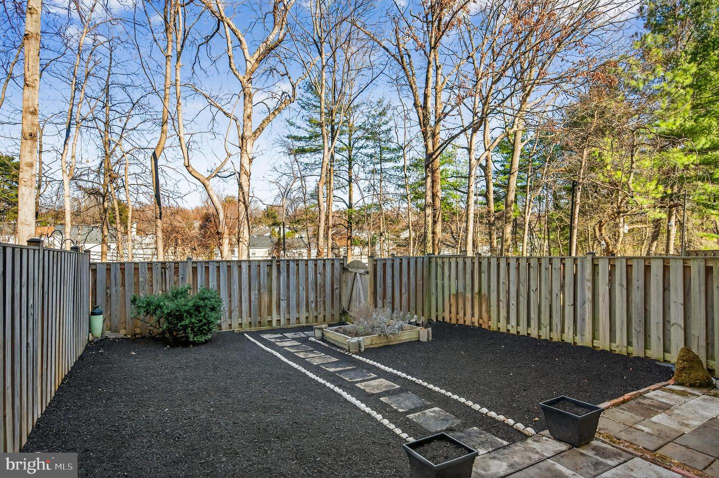 5635 SUTHERLAND CT, BURKE, Virginia 22015, 3 Bedrooms Bedrooms, 11 Rooms Rooms,2 BathroomsBathrooms,Residential,For sale,5635 SUTHERLAND CT,VAFX2293278 MLS # VAFX2293278