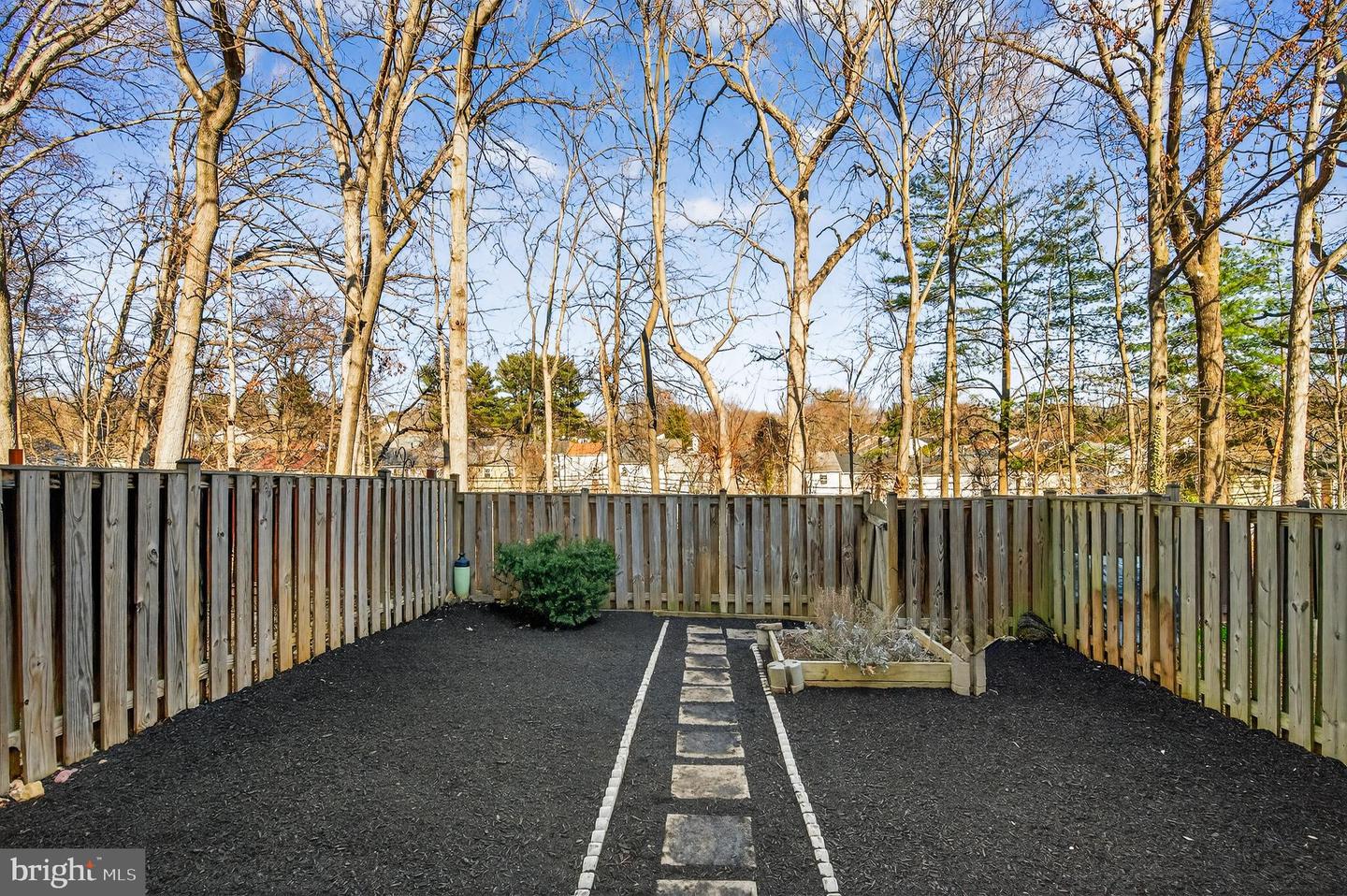 5635 SUTHERLAND CT, BURKE, Virginia 22015, 3 Bedrooms Bedrooms, 11 Rooms Rooms,2 BathroomsBathrooms,Residential,For sale,5635 SUTHERLAND CT,VAFX2293278 MLS # VAFX2293278