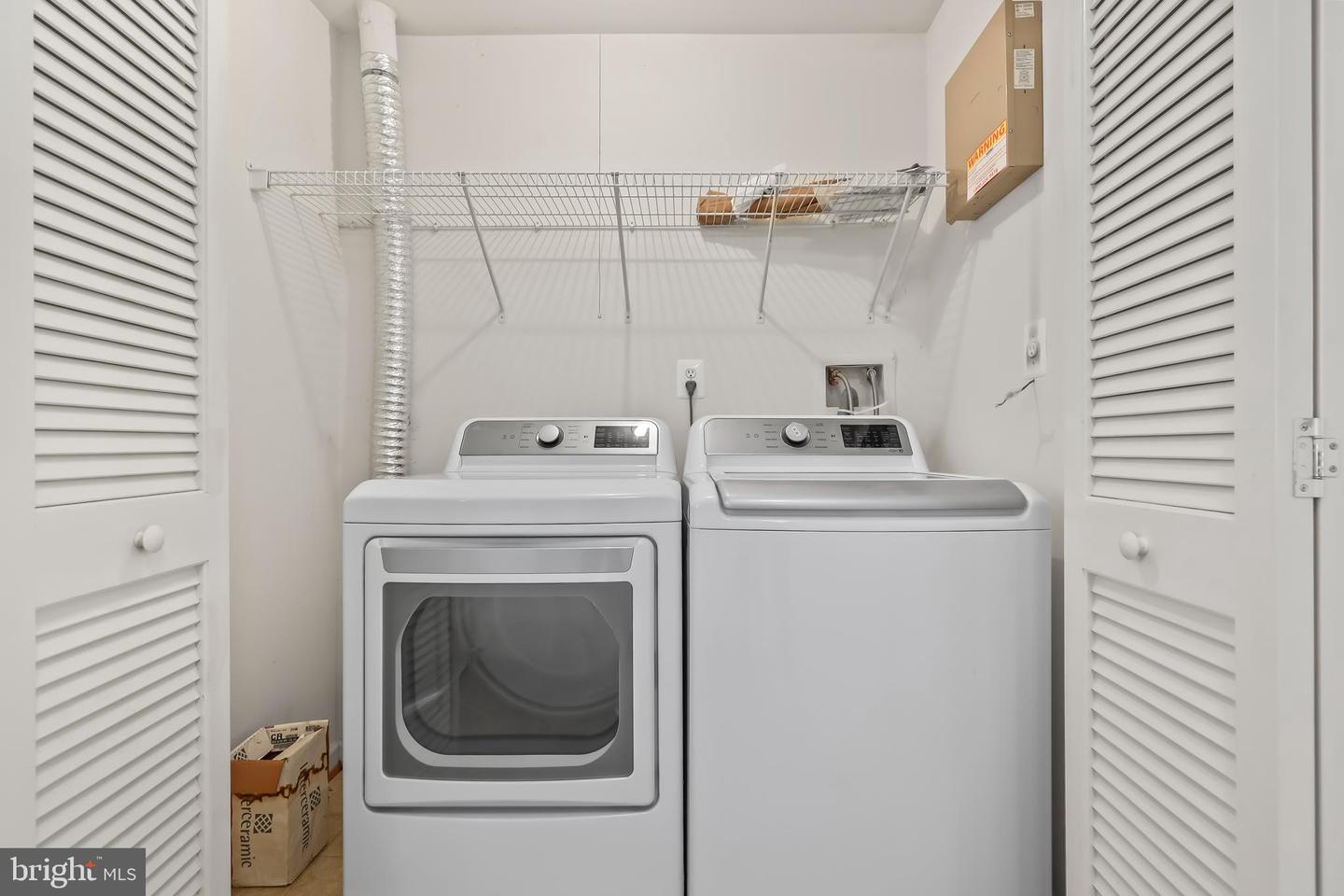 8079 HORSESHOE COTTAGE CIR, LORTON, Virginia 22079, 3 Bedrooms Bedrooms, ,2 BathroomsBathrooms,Residential,For sale,8079 HORSESHOE COTTAGE CIR,VAFX2293294 MLS # VAFX2293294