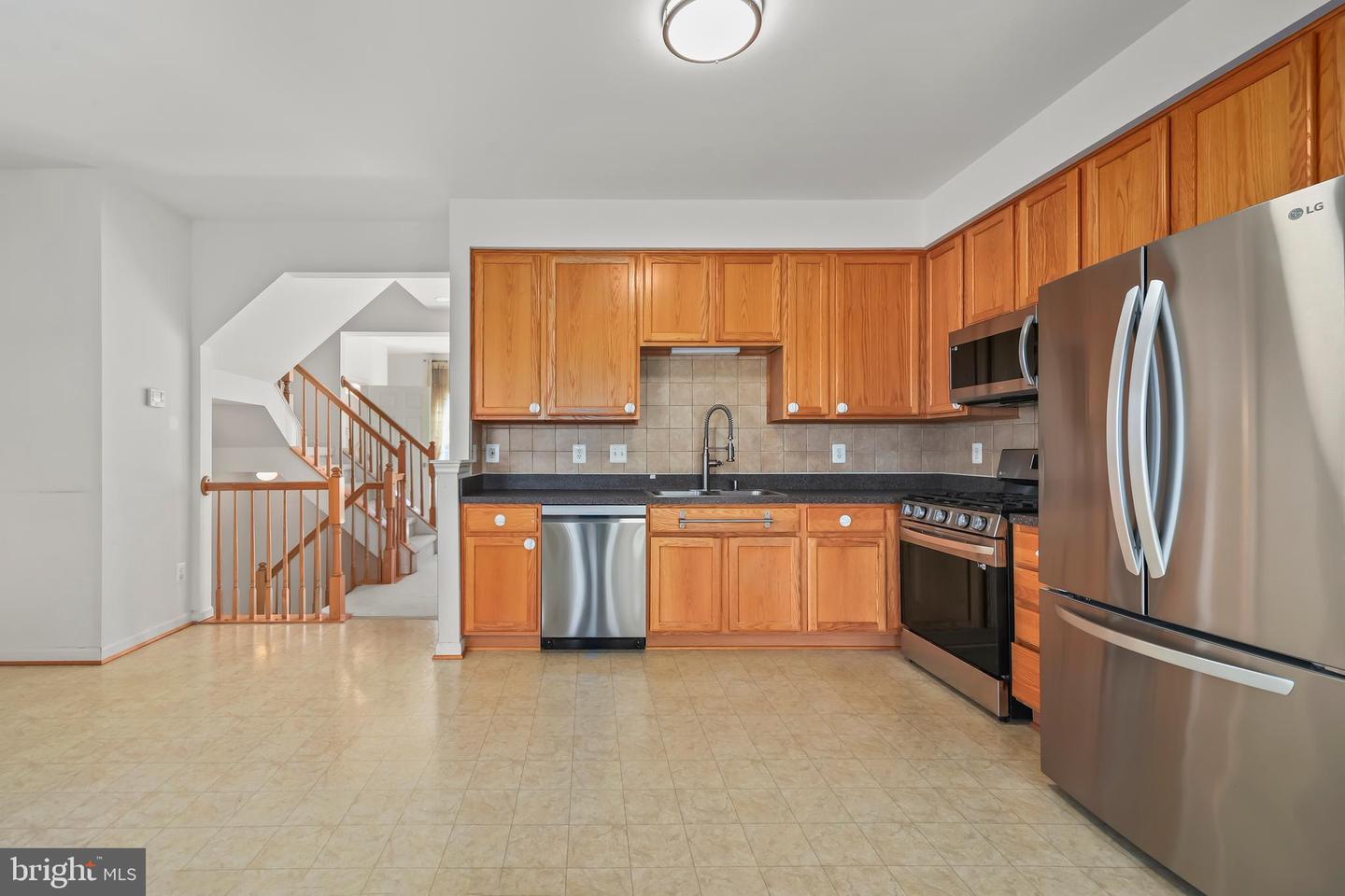 8079 HORSESHOE COTTAGE CIR, LORTON, Virginia 22079, 3 Bedrooms Bedrooms, ,2 BathroomsBathrooms,Residential,For sale,8079 HORSESHOE COTTAGE CIR,VAFX2293294 MLS # VAFX2293294