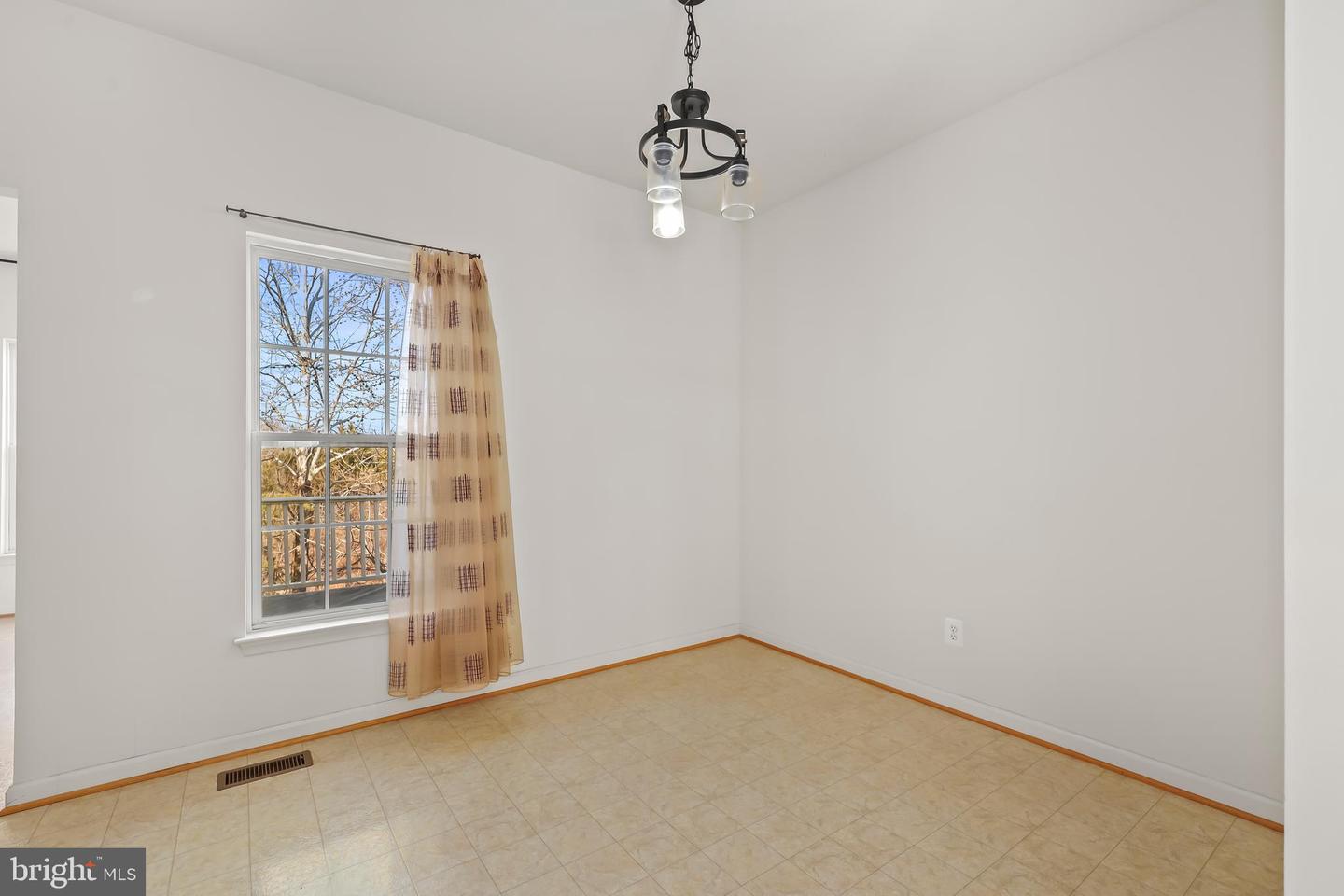 8079 HORSESHOE COTTAGE CIR, LORTON, Virginia 22079, 3 Bedrooms Bedrooms, ,2 BathroomsBathrooms,Residential,For sale,8079 HORSESHOE COTTAGE CIR,VAFX2293294 MLS # VAFX2293294