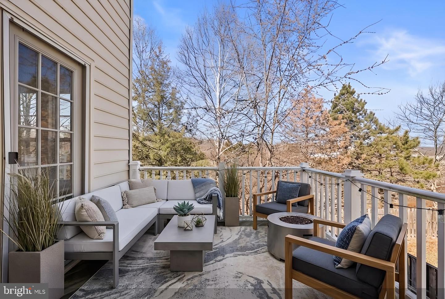 8079 HORSESHOE COTTAGE CIR, LORTON, Virginia 22079, 3 Bedrooms Bedrooms, ,2 BathroomsBathrooms,Residential,For sale,8079 HORSESHOE COTTAGE CIR,VAFX2293294 MLS # VAFX2293294