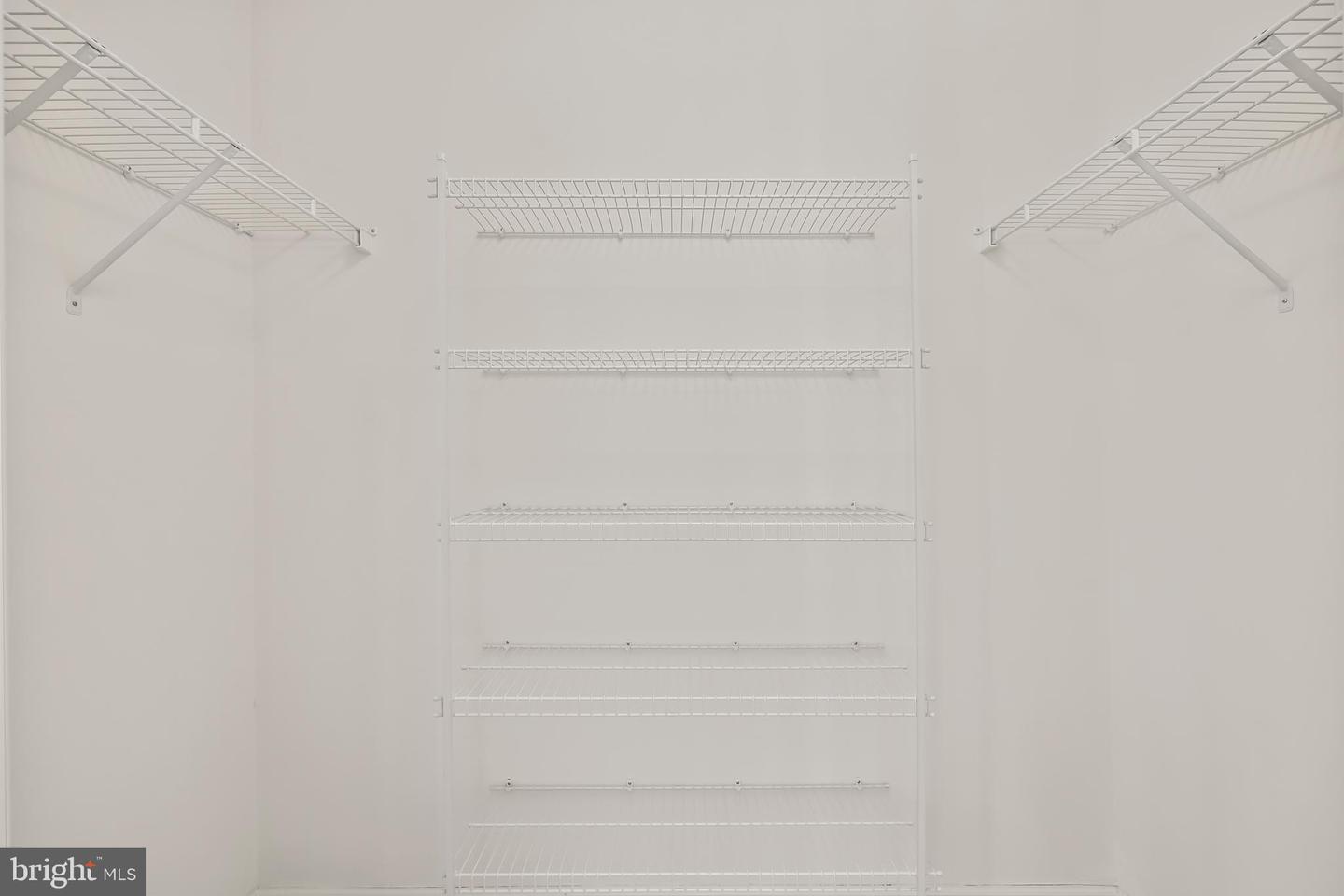 8079 HORSESHOE COTTAGE CIR, LORTON, Virginia 22079, 3 Bedrooms Bedrooms, ,2 BathroomsBathrooms,Residential,For sale,8079 HORSESHOE COTTAGE CIR,VAFX2293294 MLS # VAFX2293294