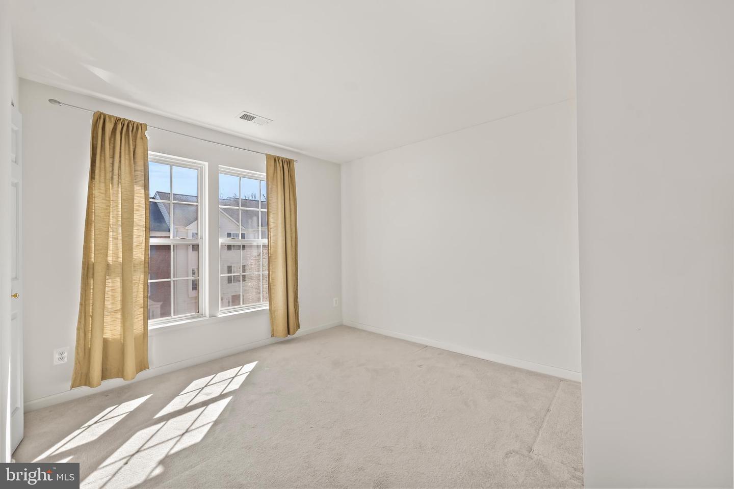 8079 HORSESHOE COTTAGE CIR, LORTON, Virginia 22079, 3 Bedrooms Bedrooms, ,2 BathroomsBathrooms,Residential,For sale,8079 HORSESHOE COTTAGE CIR,VAFX2293294 MLS # VAFX2293294