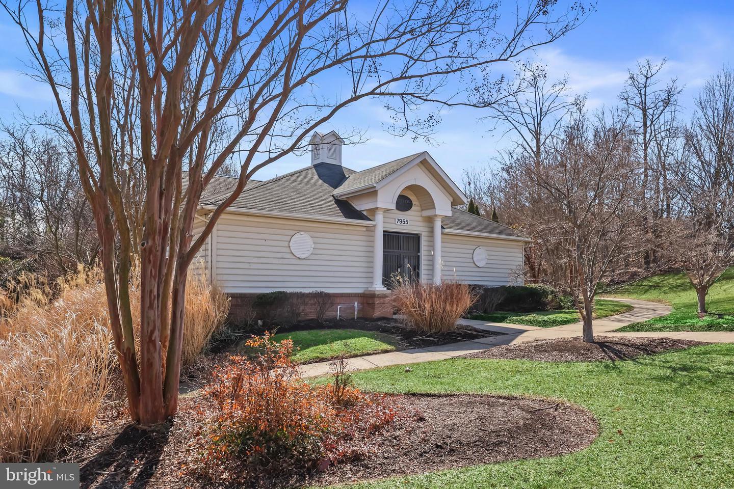 8079 HORSESHOE COTTAGE CIR, LORTON, Virginia 22079, 3 Bedrooms Bedrooms, ,2 BathroomsBathrooms,Residential,For sale,8079 HORSESHOE COTTAGE CIR,VAFX2293294 MLS # VAFX2293294