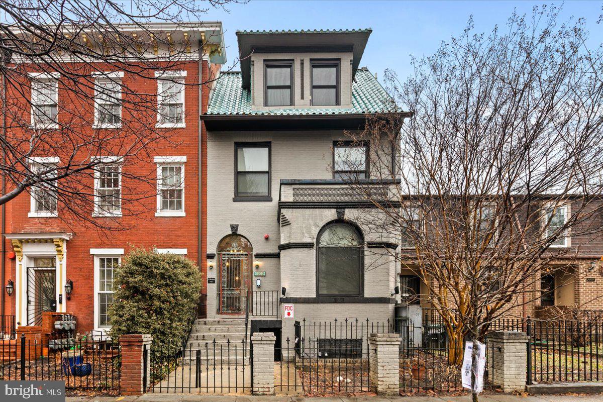 1109 M ST NW #11, WASHINGTON, District Of Columbia 20005, 2 Bedrooms Bedrooms, ,2 BathroomsBathrooms,Residential,For sale,1109 M ST NW #11,DCDC2248216 MLS # DCDC2248216