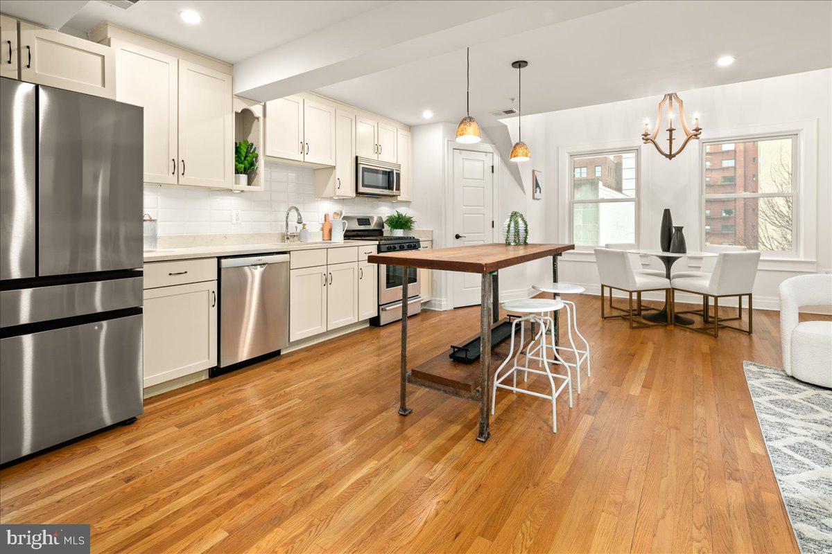 1109 M ST NW #11, WASHINGTON, District Of Columbia 20005, 2 Bedrooms Bedrooms, ,2 BathroomsBathrooms,Residential,For sale,1109 M ST NW #11,DCDC2248216 MLS # DCDC2248216