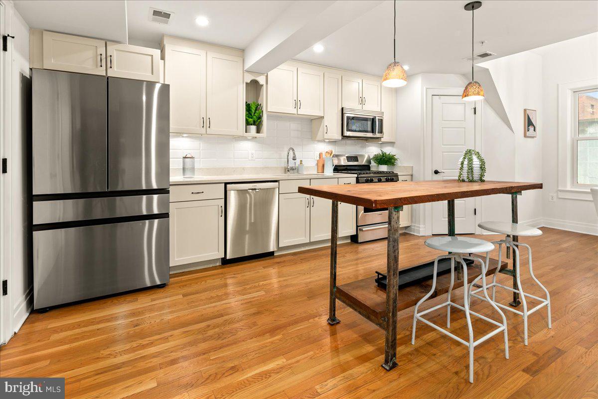 1109 M ST NW #11, WASHINGTON, District Of Columbia 20005, 2 Bedrooms Bedrooms, ,2 BathroomsBathrooms,Residential,For sale,1109 M ST NW #11,DCDC2248216 MLS # DCDC2248216