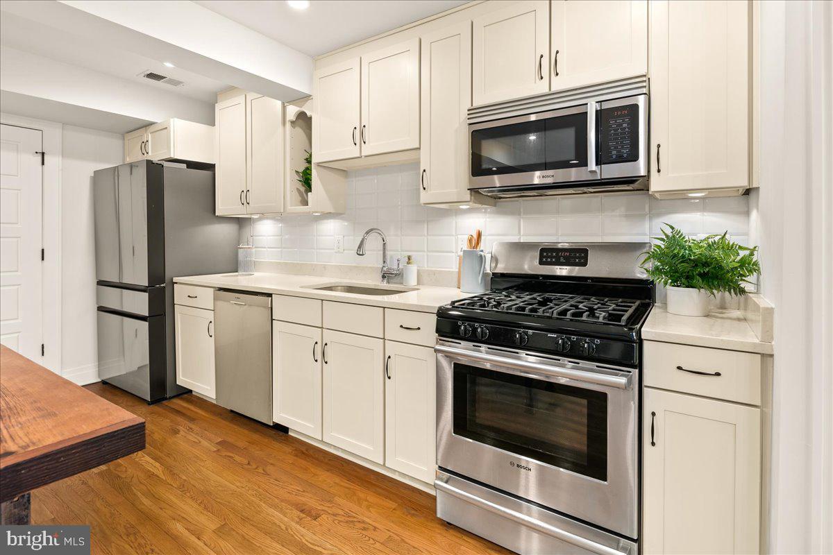 1109 M ST NW #11, WASHINGTON, District Of Columbia 20005, 2 Bedrooms Bedrooms, ,2 BathroomsBathrooms,Residential,For sale,1109 M ST NW #11,DCDC2248216 MLS # DCDC2248216