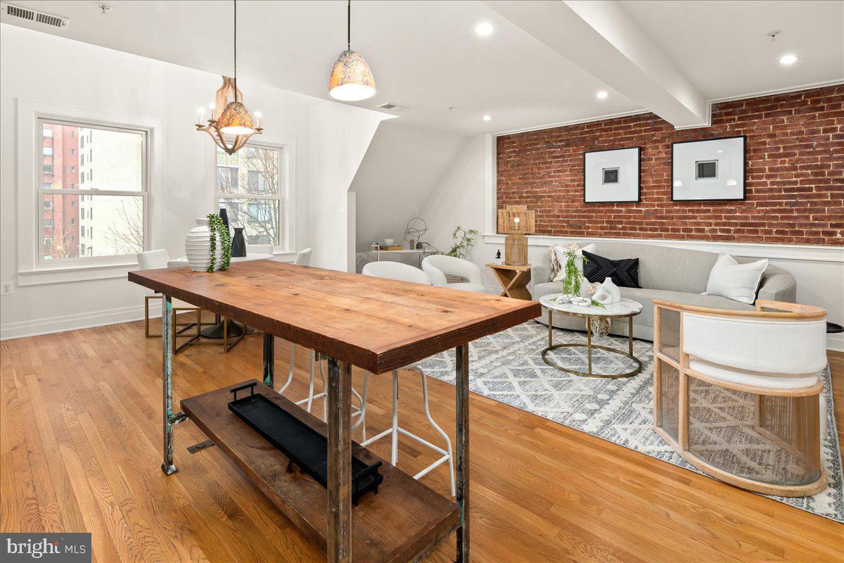 1109 M ST NW #11, WASHINGTON, District Of Columbia 20005, 2 Bedrooms Bedrooms, ,2 BathroomsBathrooms,Residential,For sale,1109 M ST NW #11,DCDC2248216 MLS # DCDC2248216