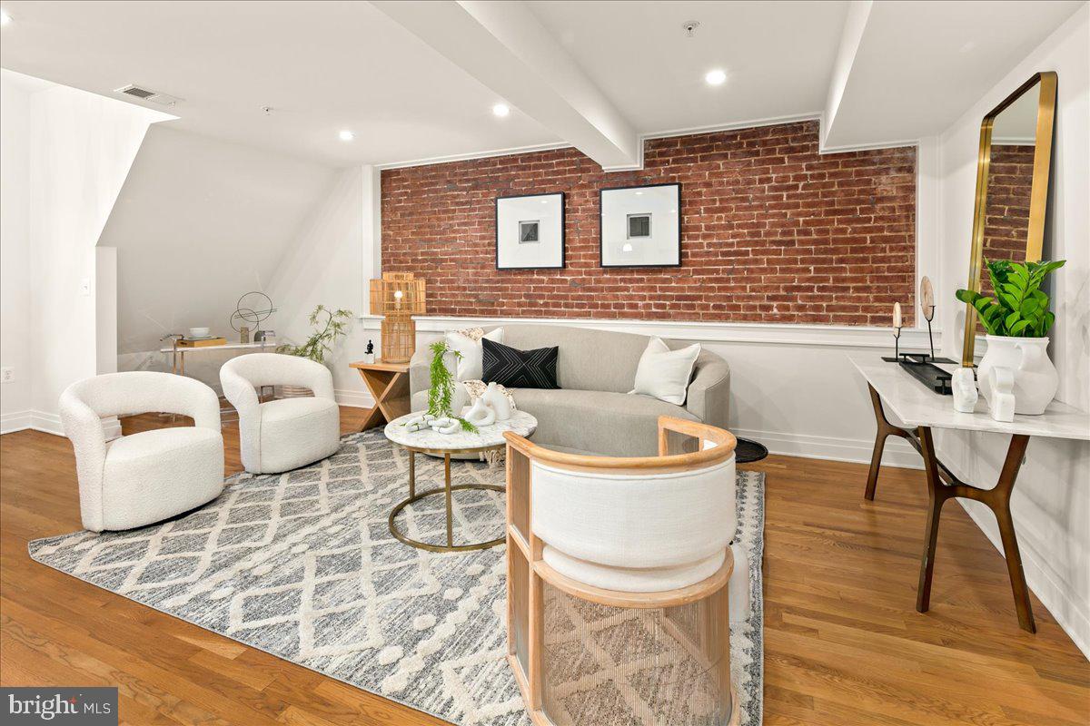 1109 M ST NW #11, WASHINGTON, District Of Columbia 20005, 2 Bedrooms Bedrooms, ,2 BathroomsBathrooms,Residential,For sale,1109 M ST NW #11,DCDC2248216 MLS # DCDC2248216