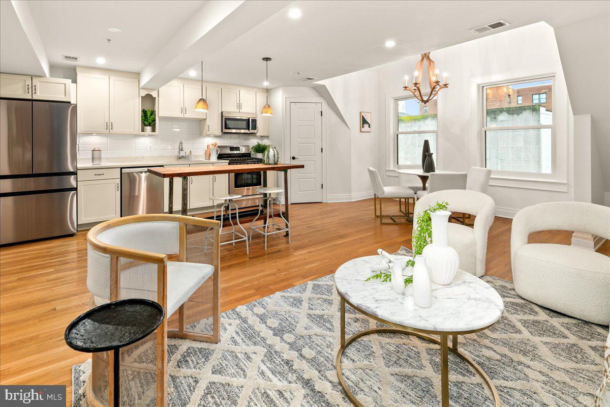 1109 M ST NW #11, WASHINGTON, District Of Columbia 20005, 2 Bedrooms Bedrooms, ,2 BathroomsBathrooms,Residential,For sale,1109 M ST NW #11,DCDC2248216 MLS # DCDC2248216