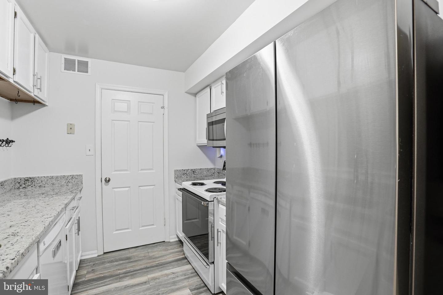 5704 SHADWELL CT #91, ALEXANDRIA, Virginia 22309, 2 Bedrooms Bedrooms, 7 Rooms Rooms,2 BathroomsBathrooms,Residential,For sale,5704 SHADWELL CT #91,VAFX2293476 MLS # VAFX2293476