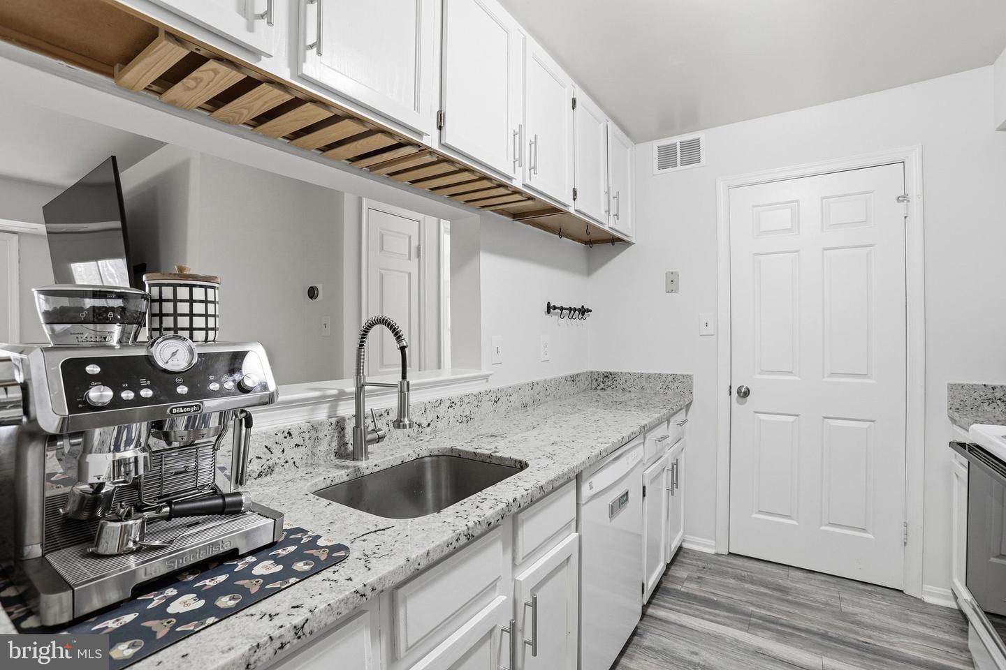 5704 SHADWELL CT #91, ALEXANDRIA, Virginia 22309, 2 Bedrooms Bedrooms, 7 Rooms Rooms,2 BathroomsBathrooms,Residential,For sale,5704 SHADWELL CT #91,VAFX2293476 MLS # VAFX2293476