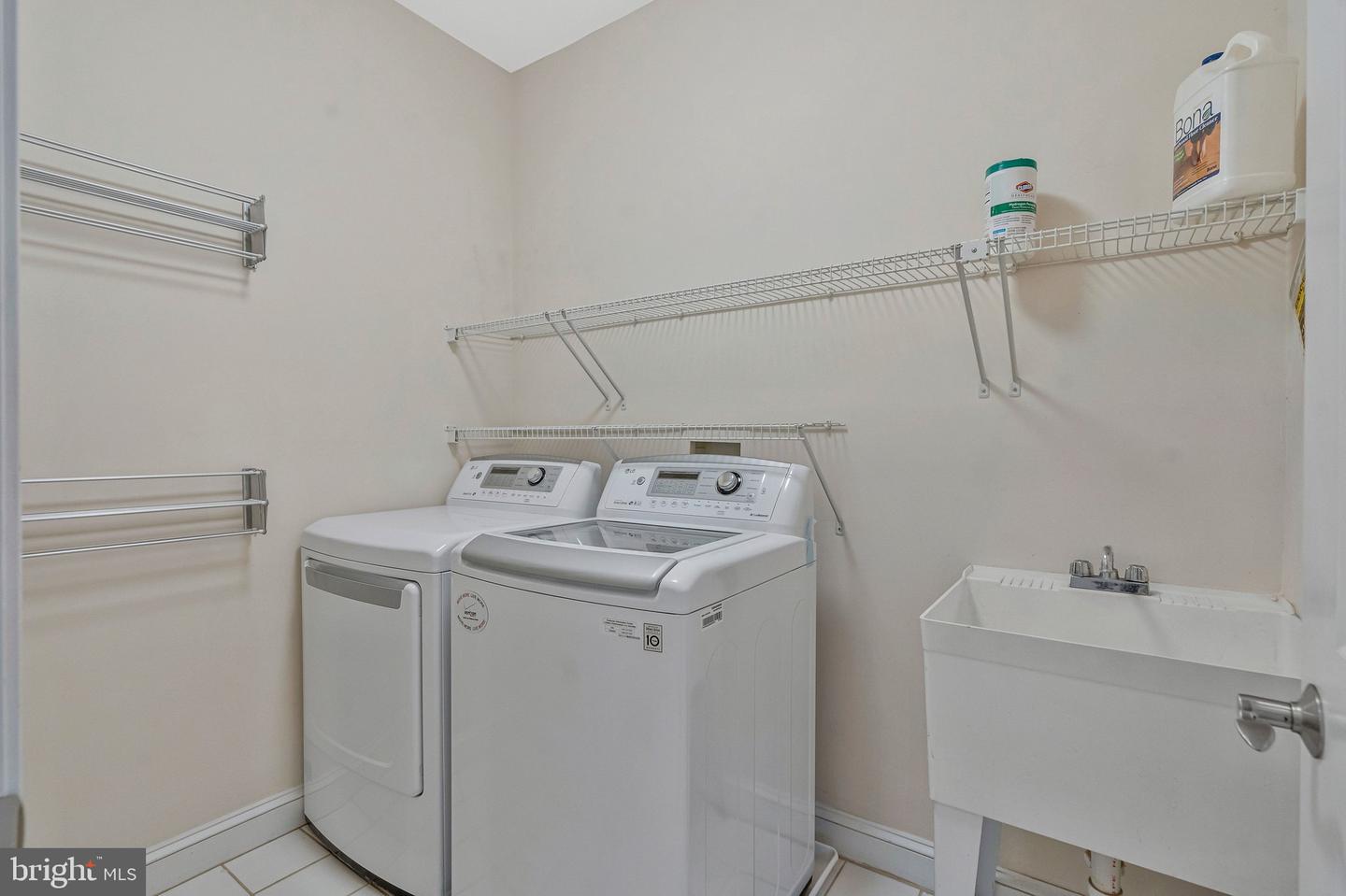 19834 SMITH CIR, ASHBURN, Virginia 20147, 4 Bedrooms Bedrooms, ,4 BathroomsBathrooms,Residential,For sale,19834 SMITH CIR,VALO2116960 MLS # VALO2116960