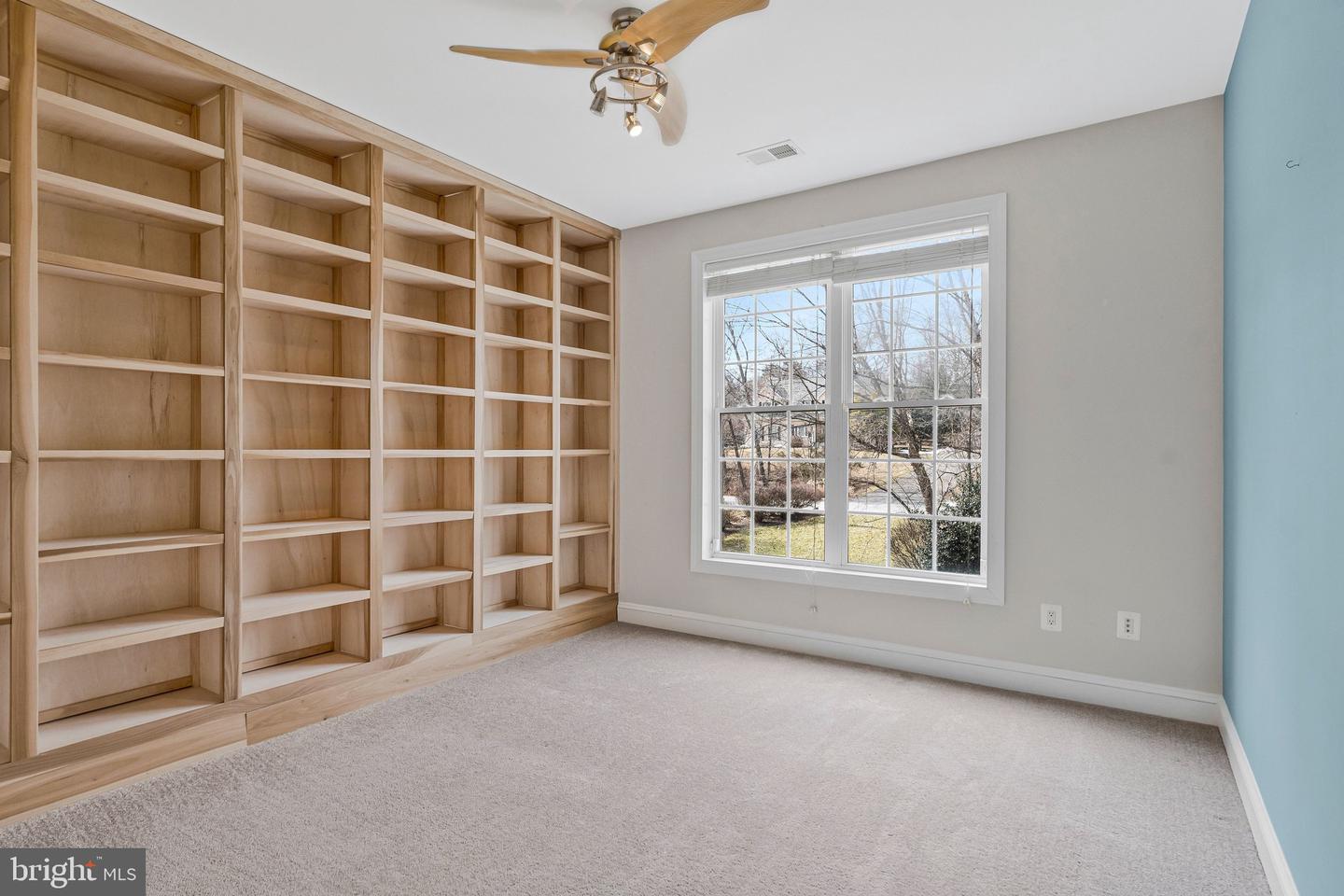 19834 SMITH CIR, ASHBURN, Virginia 20147, 4 Bedrooms Bedrooms, ,4 BathroomsBathrooms,Residential,For sale,19834 SMITH CIR,VALO2116960 MLS # VALO2116960