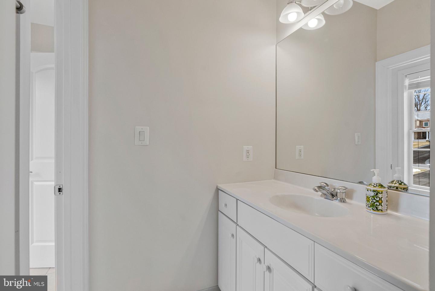 19834 SMITH CIR, ASHBURN, Virginia 20147, 4 Bedrooms Bedrooms, ,4 BathroomsBathrooms,Residential,For sale,19834 SMITH CIR,VALO2116960 MLS # VALO2116960