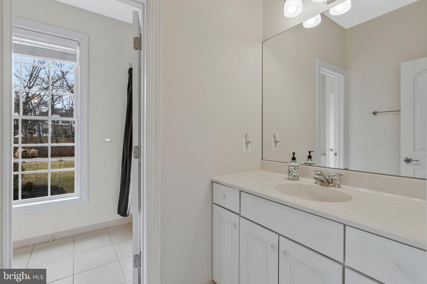 19834 SMITH CIR, ASHBURN, Virginia 20147, 4 Bedrooms Bedrooms, ,4 BathroomsBathrooms,Residential,For sale,19834 SMITH CIR,VALO2116960 MLS # VALO2116960