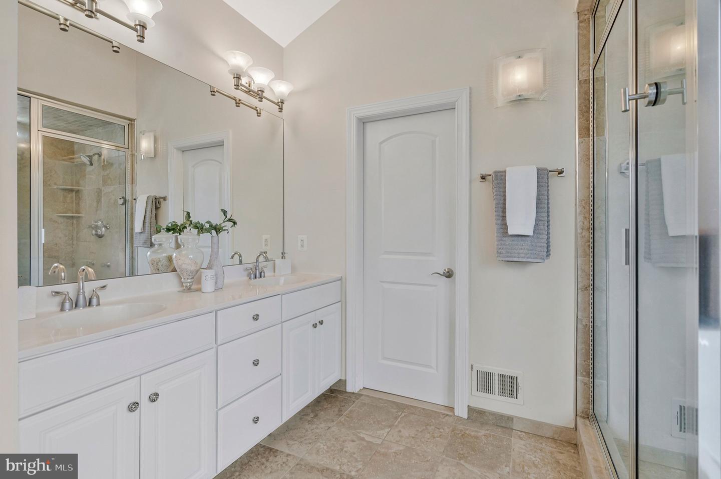 19834 SMITH CIR, ASHBURN, Virginia 20147, 4 Bedrooms Bedrooms, ,4 BathroomsBathrooms,Residential,For sale,19834 SMITH CIR,VALO2116960 MLS # VALO2116960