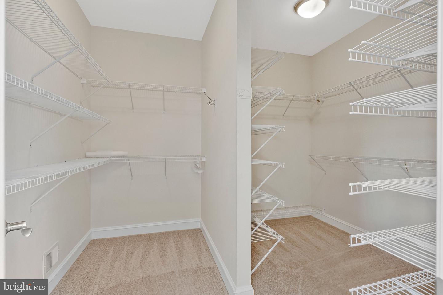 19834 SMITH CIR, ASHBURN, Virginia 20147, 4 Bedrooms Bedrooms, ,4 BathroomsBathrooms,Residential,For sale,19834 SMITH CIR,VALO2116960 MLS # VALO2116960