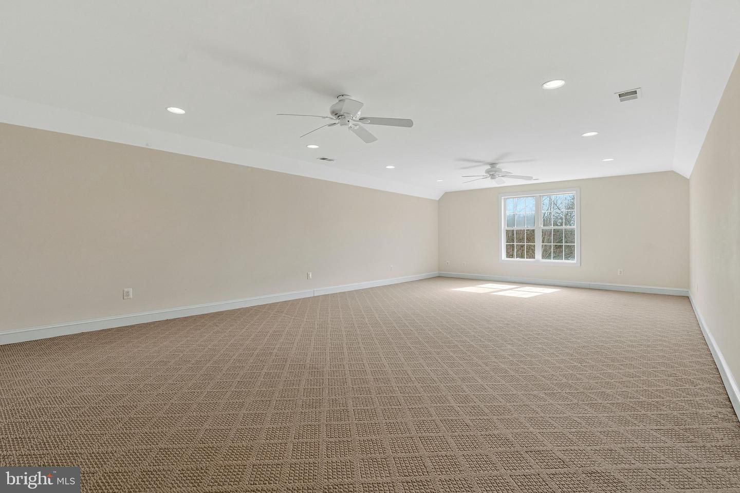 19834 SMITH CIR, ASHBURN, Virginia 20147, 4 Bedrooms Bedrooms, ,4 BathroomsBathrooms,Residential,For sale,19834 SMITH CIR,VALO2116960 MLS # VALO2116960