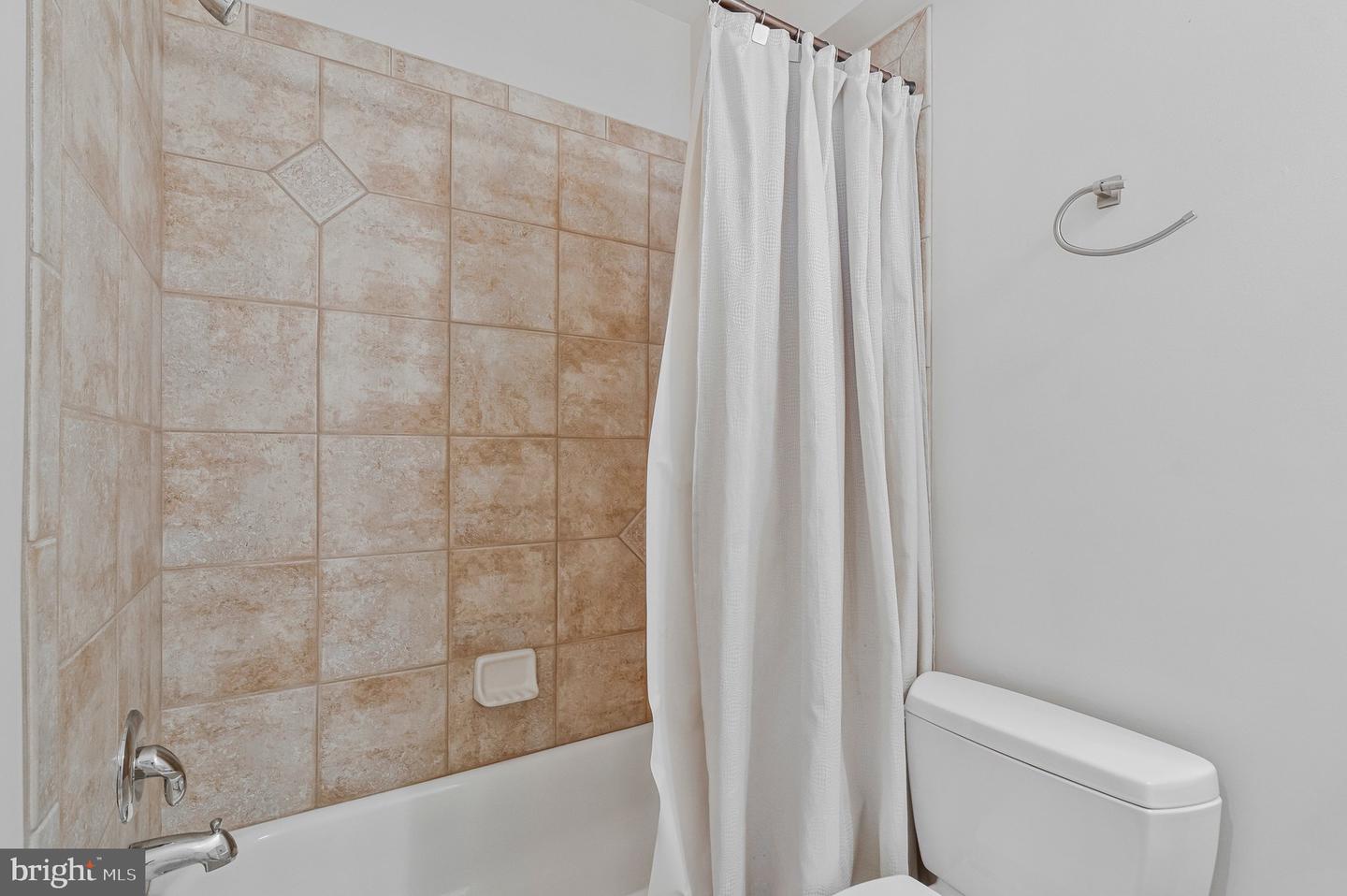 19834 SMITH CIR, ASHBURN, Virginia 20147, 4 Bedrooms Bedrooms, ,4 BathroomsBathrooms,Residential,For sale,19834 SMITH CIR,VALO2116960 MLS # VALO2116960