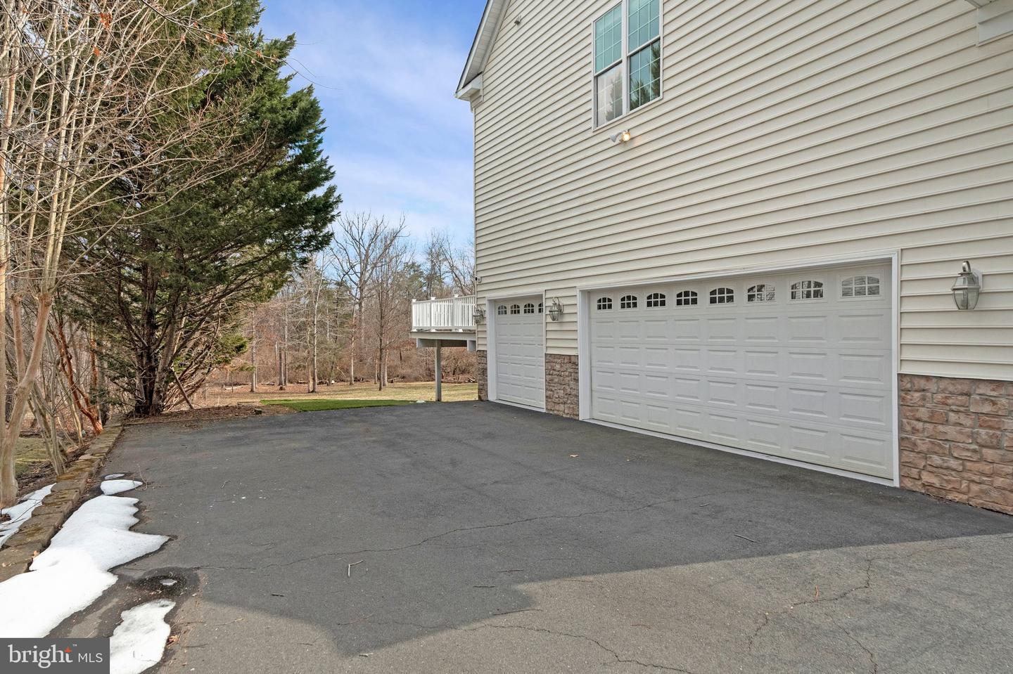 19834 SMITH CIR, ASHBURN, Virginia 20147, 4 Bedrooms Bedrooms, ,4 BathroomsBathrooms,Residential,For sale,19834 SMITH CIR,VALO2116960 MLS # VALO2116960