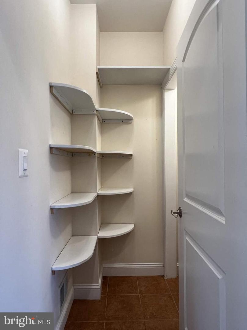 19834 SMITH CIR, ASHBURN, Virginia 20147, 4 Bedrooms Bedrooms, ,4 BathroomsBathrooms,Residential,For sale,19834 SMITH CIR,VALO2116960 MLS # VALO2116960