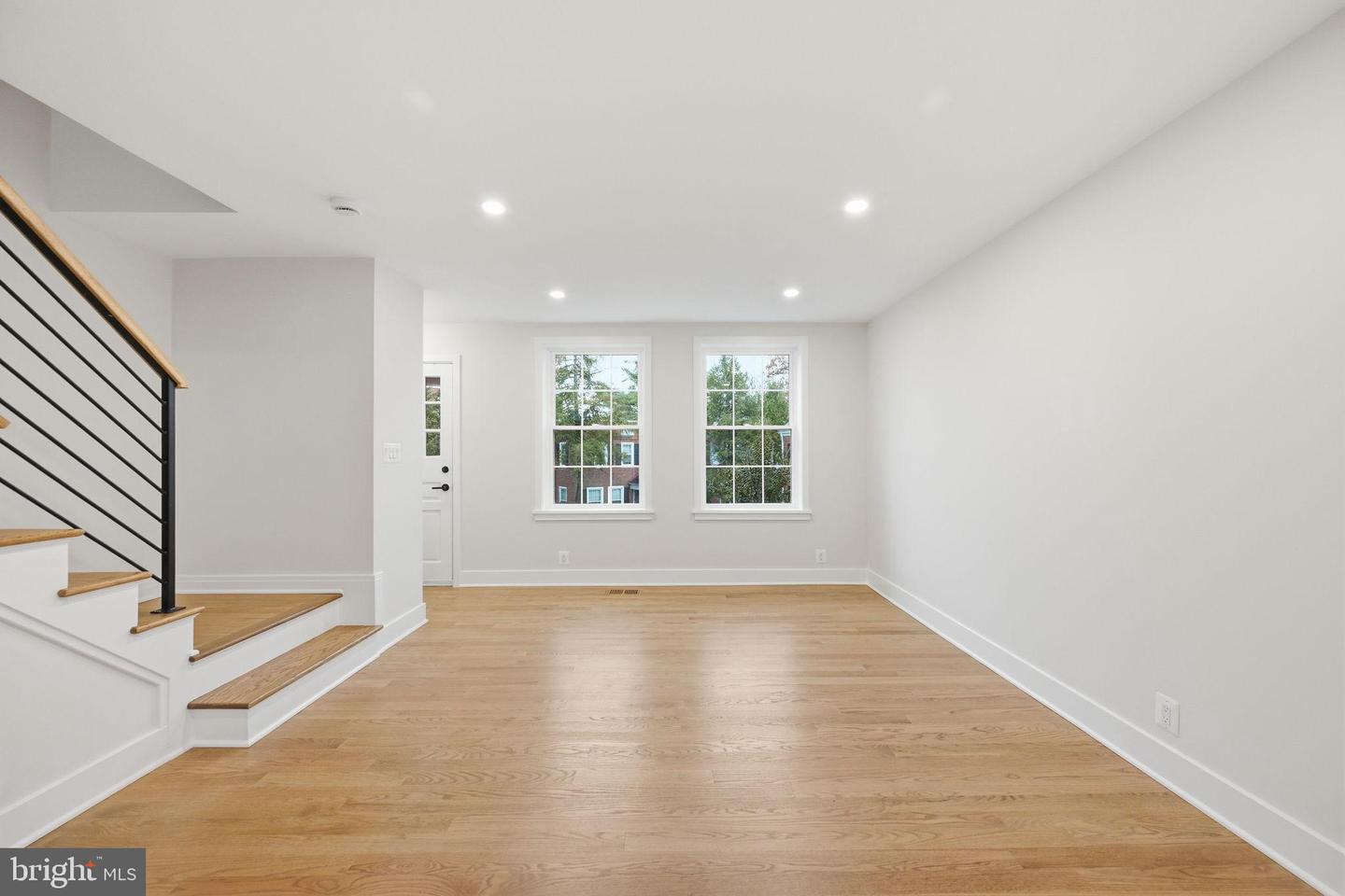 4849 28TH ST S #B, ARLINGTON, Virginia 22206, 2 Bedrooms Bedrooms, 9 Rooms Rooms,2 BathroomsBathrooms,Residential,For sale,4849 28TH ST S #B,VAAR2069502 MLS # VAAR2069502