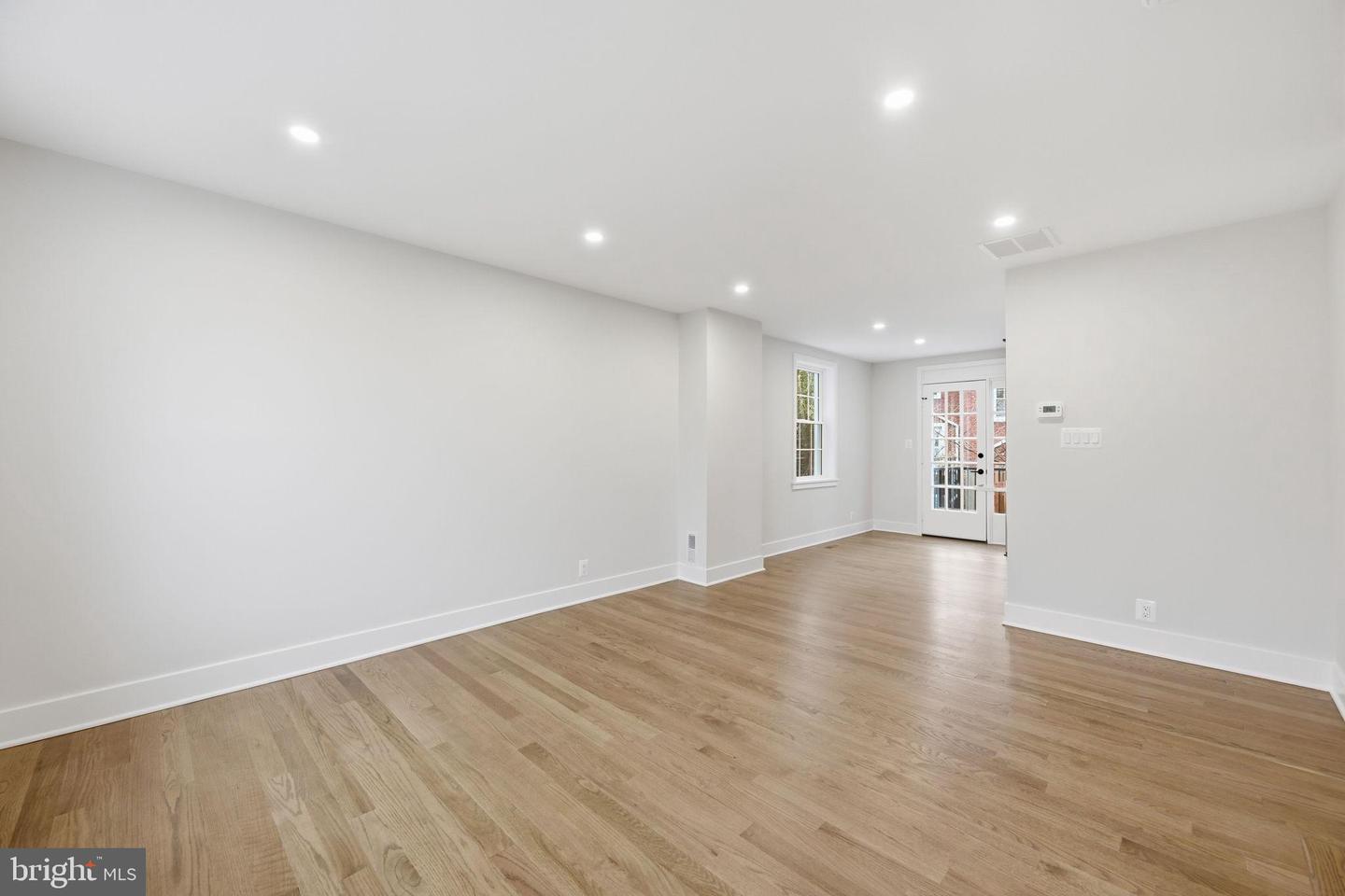 4849 28TH ST S #B, ARLINGTON, Virginia 22206, 2 Bedrooms Bedrooms, 9 Rooms Rooms,2 BathroomsBathrooms,Residential,For sale,4849 28TH ST S #B,VAAR2069502 MLS # VAAR2069502