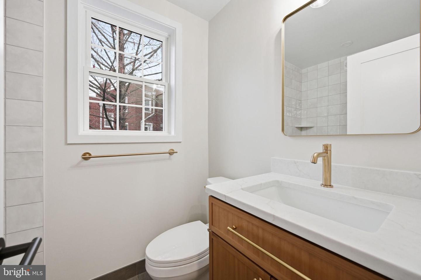 4849 28TH ST S #B, ARLINGTON, Virginia 22206, 2 Bedrooms Bedrooms, 9 Rooms Rooms,2 BathroomsBathrooms,Residential,For sale,4849 28TH ST S #B,VAAR2069502 MLS # VAAR2069502