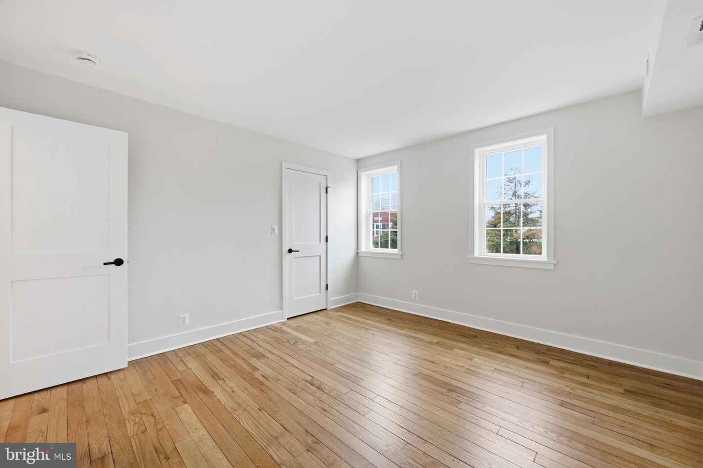 4849 28TH ST S #B, ARLINGTON, Virginia 22206, 2 Bedrooms Bedrooms, 9 Rooms Rooms,2 BathroomsBathrooms,Residential,For sale,4849 28TH ST S #B,VAAR2069502 MLS # VAAR2069502