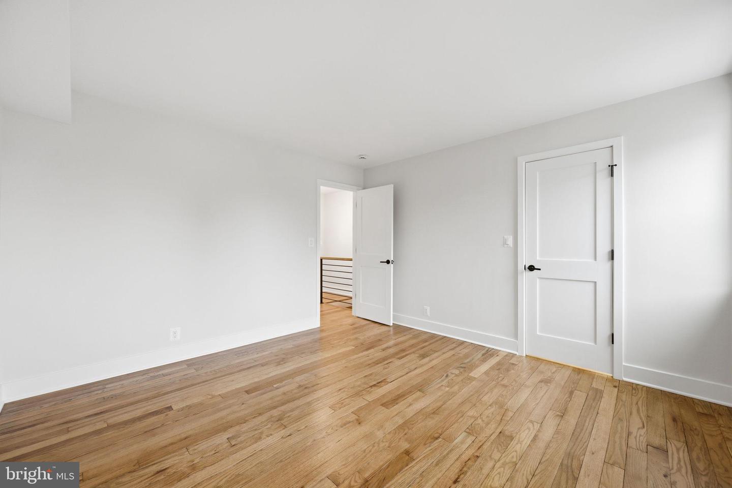 4849 28TH ST S #B, ARLINGTON, Virginia 22206, 2 Bedrooms Bedrooms, 9 Rooms Rooms,2 BathroomsBathrooms,Residential,For sale,4849 28TH ST S #B,VAAR2069502 MLS # VAAR2069502