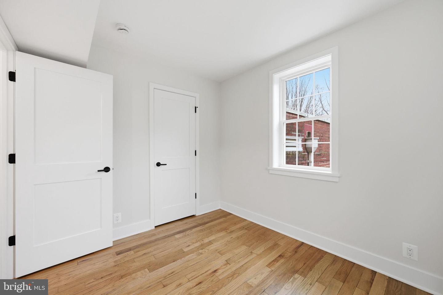 4849 28TH ST S #B, ARLINGTON, Virginia 22206, 2 Bedrooms Bedrooms, 9 Rooms Rooms,2 BathroomsBathrooms,Residential,For sale,4849 28TH ST S #B,VAAR2069502 MLS # VAAR2069502