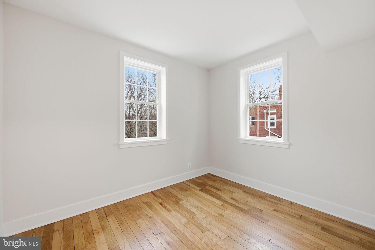 4849 28TH ST S #B, ARLINGTON, Virginia 22206, 2 Bedrooms Bedrooms, 9 Rooms Rooms,2 BathroomsBathrooms,Residential,For sale,4849 28TH ST S #B,VAAR2069502 MLS # VAAR2069502