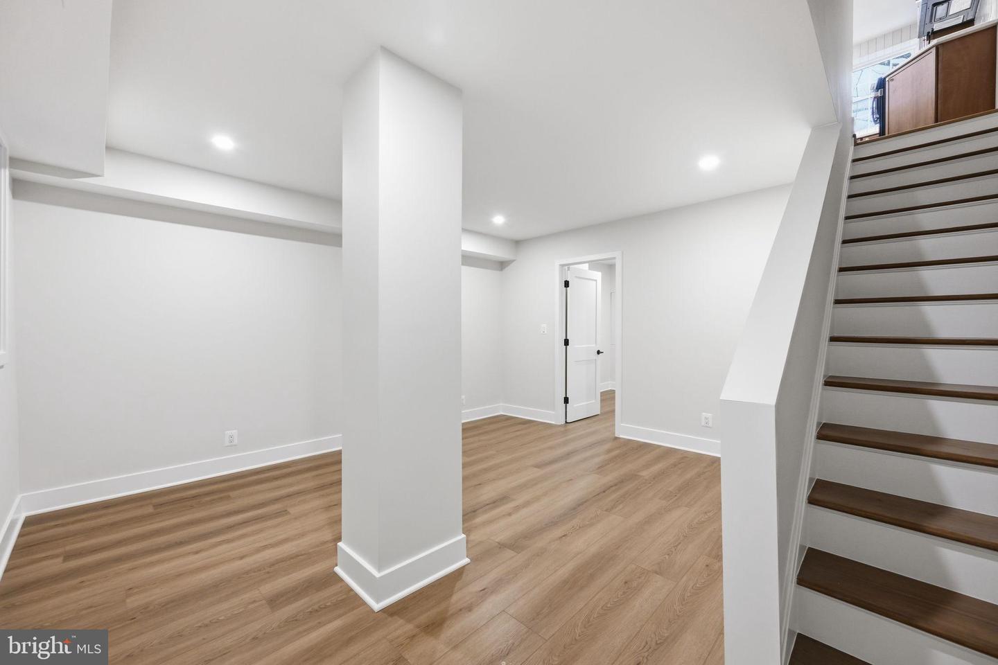 4849 28TH ST S #B, ARLINGTON, Virginia 22206, 2 Bedrooms Bedrooms, 9 Rooms Rooms,2 BathroomsBathrooms,Residential,For sale,4849 28TH ST S #B,VAAR2069502 MLS # VAAR2069502
