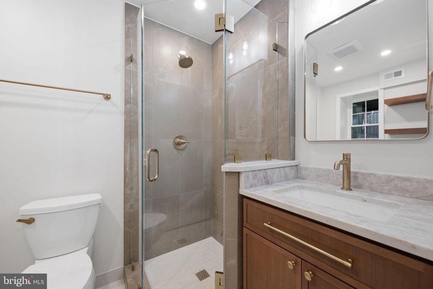 4849 28TH ST S #B, ARLINGTON, Virginia 22206, 2 Bedrooms Bedrooms, 9 Rooms Rooms,2 BathroomsBathrooms,Residential,For sale,4849 28TH ST S #B,VAAR2069502 MLS # VAAR2069502