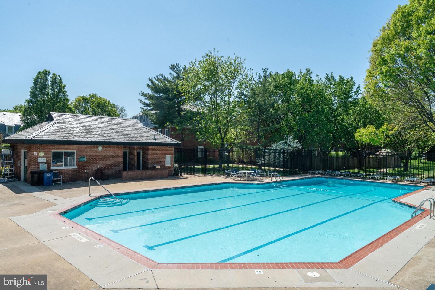 4849 28TH ST S #B, ARLINGTON, Virginia 22206, 2 Bedrooms Bedrooms, 9 Rooms Rooms,2 BathroomsBathrooms,Residential,For sale,4849 28TH ST S #B,VAAR2069502 MLS # VAAR2069502