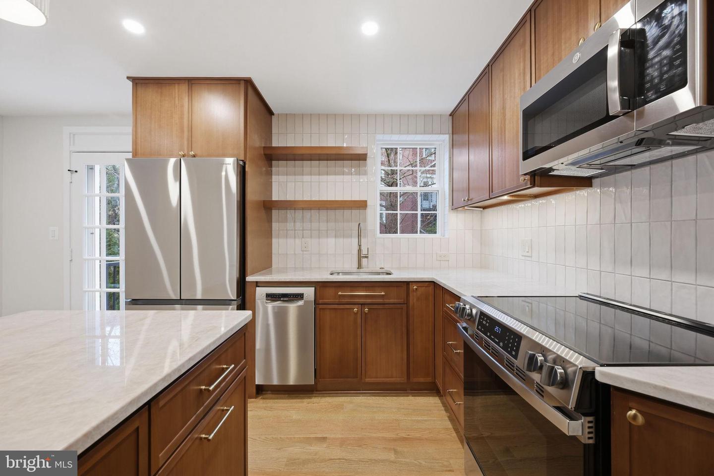 4849 28TH ST S #B, ARLINGTON, Virginia 22206, 2 Bedrooms Bedrooms, 9 Rooms Rooms,2 BathroomsBathrooms,Residential,For sale,4849 28TH ST S #B,VAAR2069502 MLS # VAAR2069502