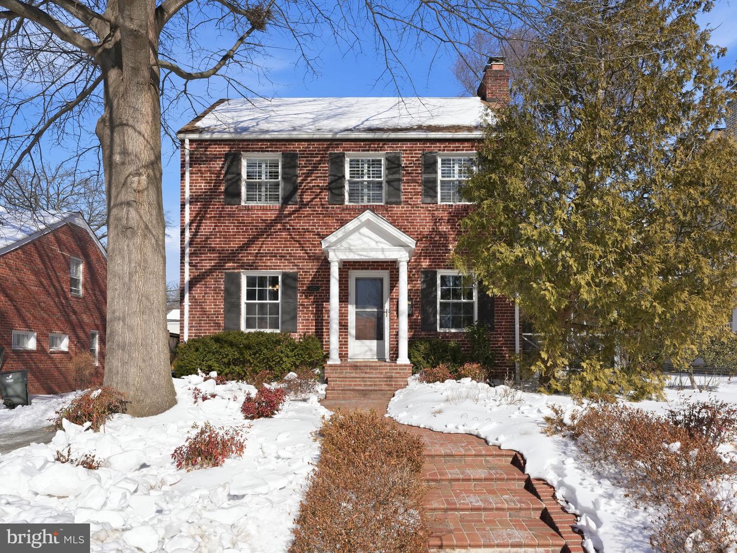 6223 26TH ROAD N, ARLINGTON, Virginia 22207, 4 Bedrooms Bedrooms, ,3 BathroomsBathrooms,Residential,For sale,6223 26TH ROAD N,VAAR2069512 MLS # VAAR2069512