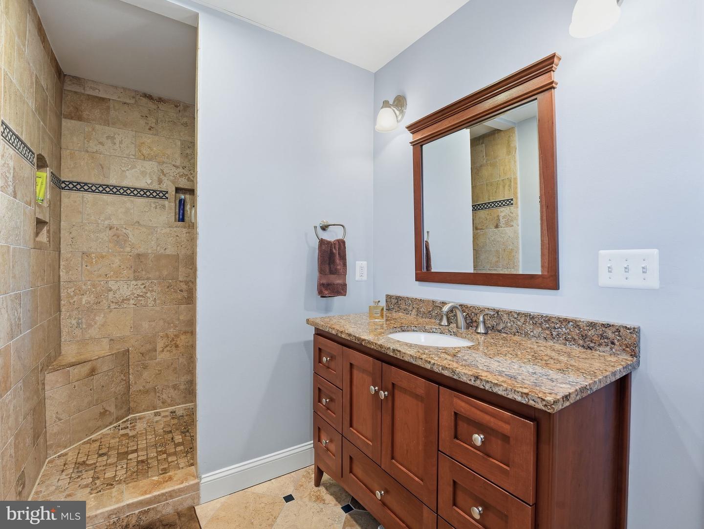 6223 26TH ROAD N, ARLINGTON, Virginia 22207, 4 Bedrooms Bedrooms, ,3 BathroomsBathrooms,Residential,For sale,6223 26TH ROAD N,VAAR2069512 MLS # VAAR2069512