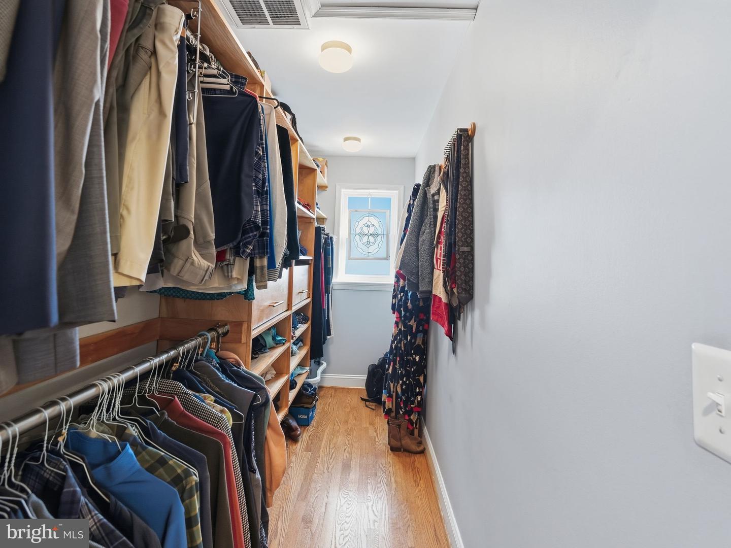 6223 26TH ROAD N, ARLINGTON, Virginia 22207, 4 Bedrooms Bedrooms, ,3 BathroomsBathrooms,Residential,For sale,6223 26TH ROAD N,VAAR2069512 MLS # VAAR2069512