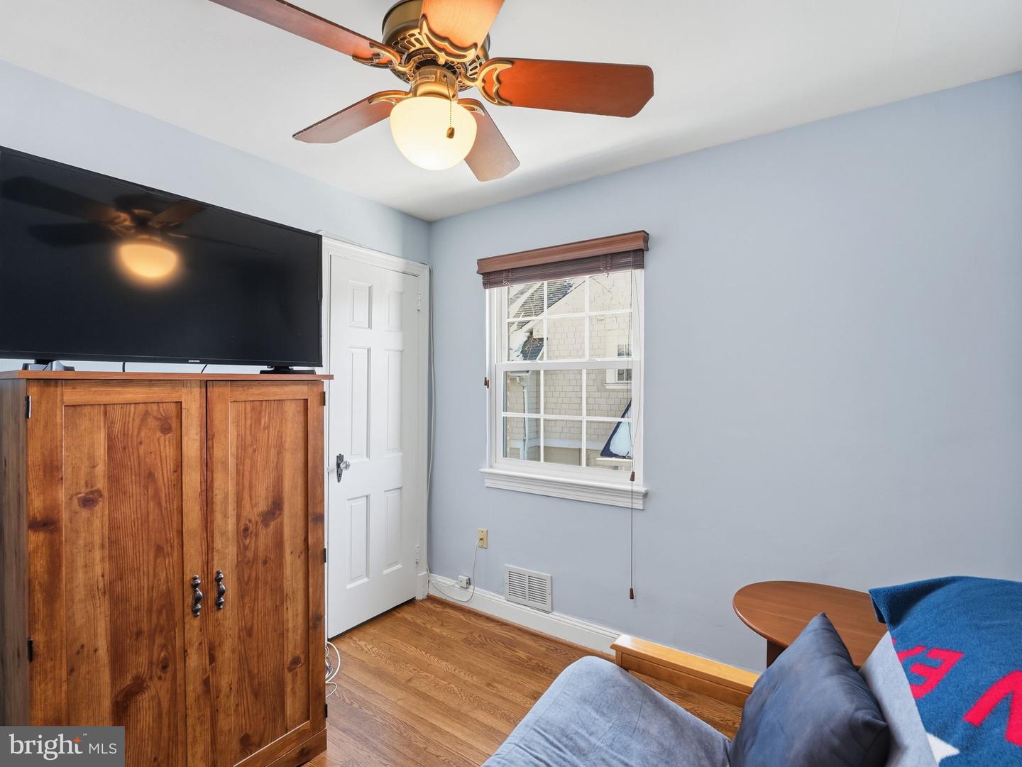 6223 26TH ROAD N, ARLINGTON, Virginia 22207, 4 Bedrooms Bedrooms, ,3 BathroomsBathrooms,Residential,For sale,6223 26TH ROAD N,VAAR2069512 MLS # VAAR2069512