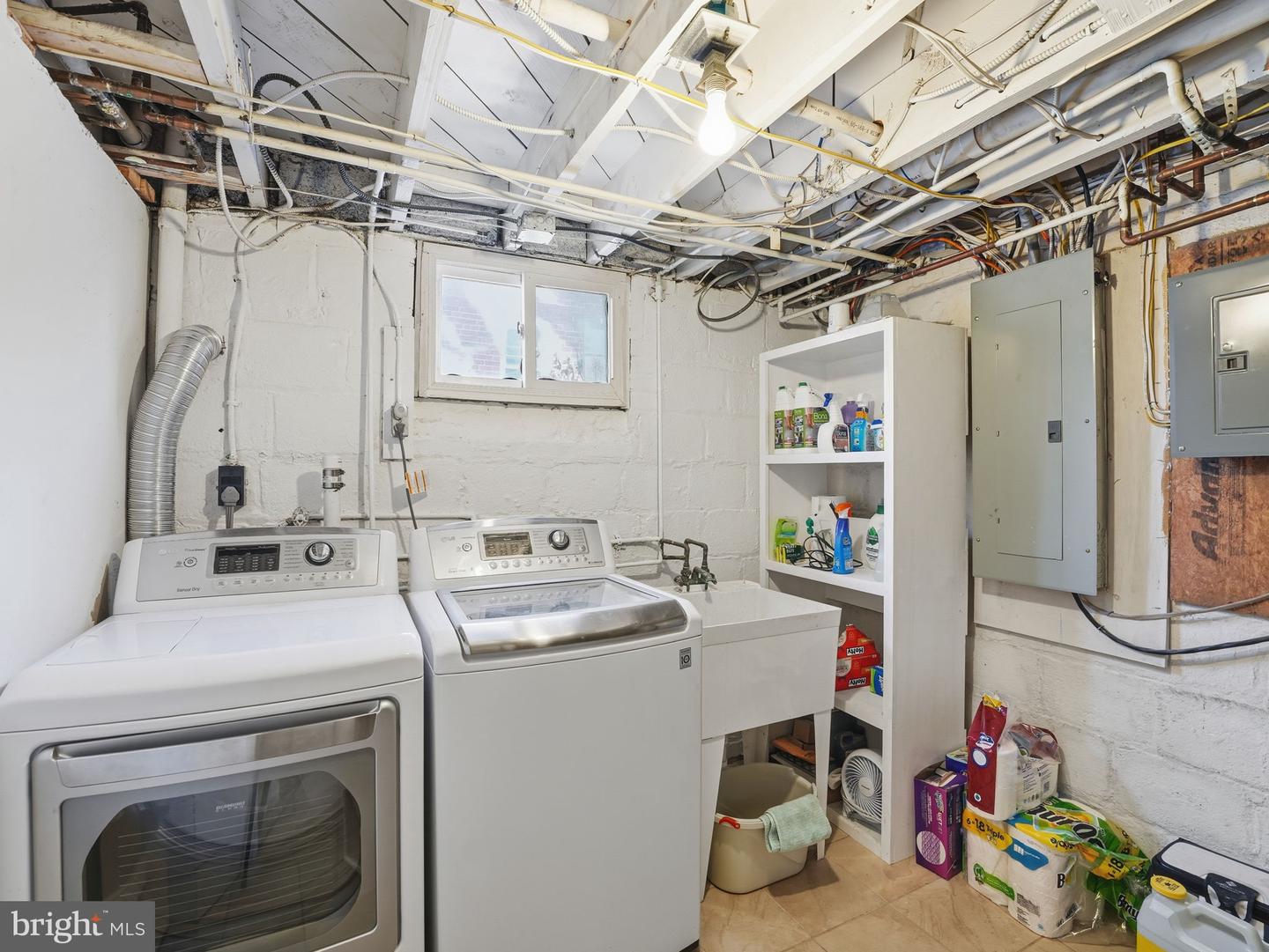 6223 26TH ROAD N, ARLINGTON, Virginia 22207, 4 Bedrooms Bedrooms, ,3 BathroomsBathrooms,Residential,For sale,6223 26TH ROAD N,VAAR2069512 MLS # VAAR2069512