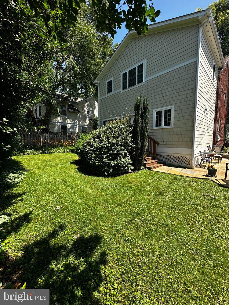 6223 26TH ROAD N, ARLINGTON, Virginia 22207, 4 Bedrooms Bedrooms, ,3 BathroomsBathrooms,Residential,For sale,6223 26TH ROAD N,VAAR2069512 MLS # VAAR2069512