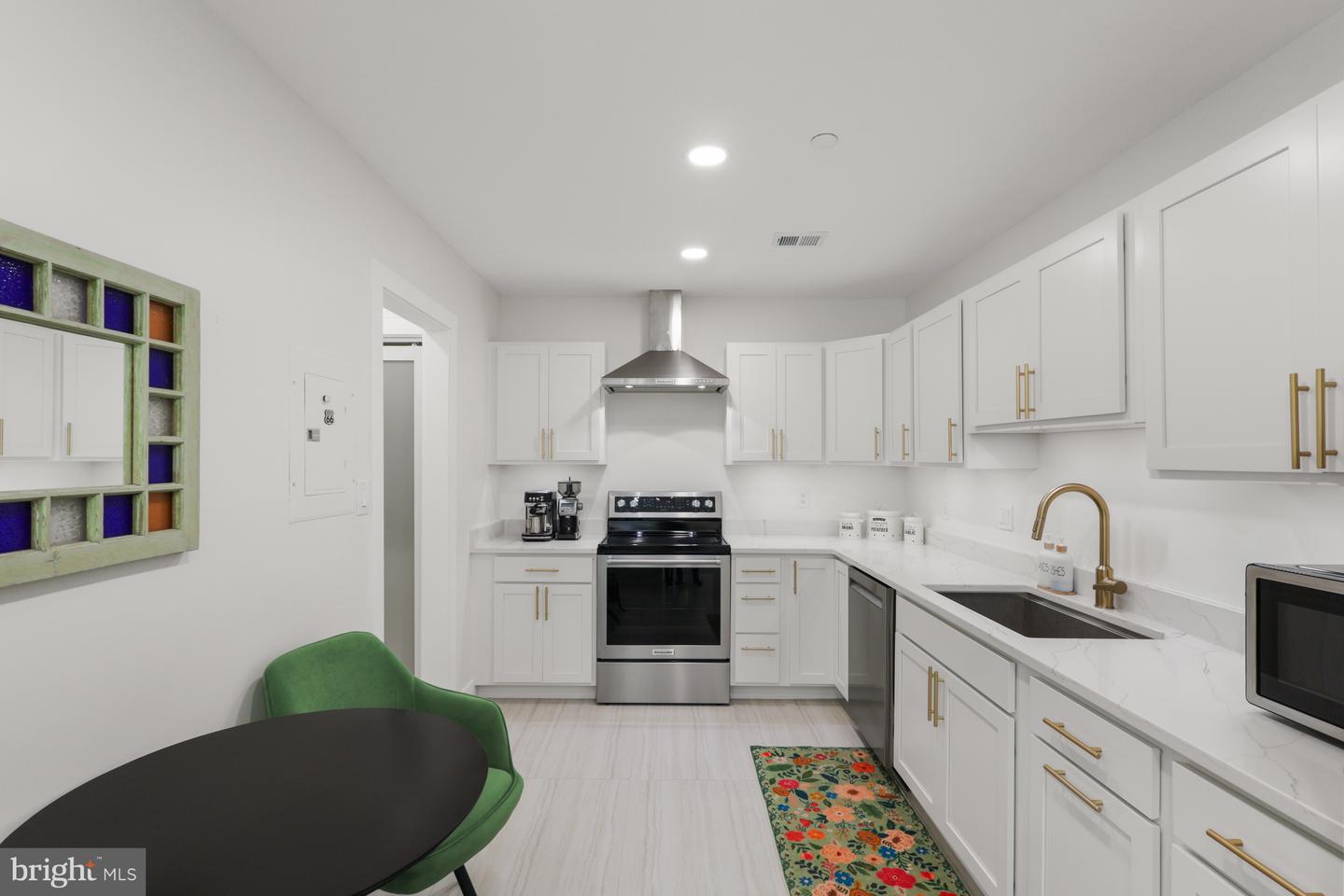 1016 S WAYNE ST #T-12, ARLINGTON, Virginia 22204, 2 Bedrooms Bedrooms, ,1 BathroomBathrooms,Residential,For sale,1016 S WAYNE ST #T-12,VAAR2069518 MLS # VAAR2069518