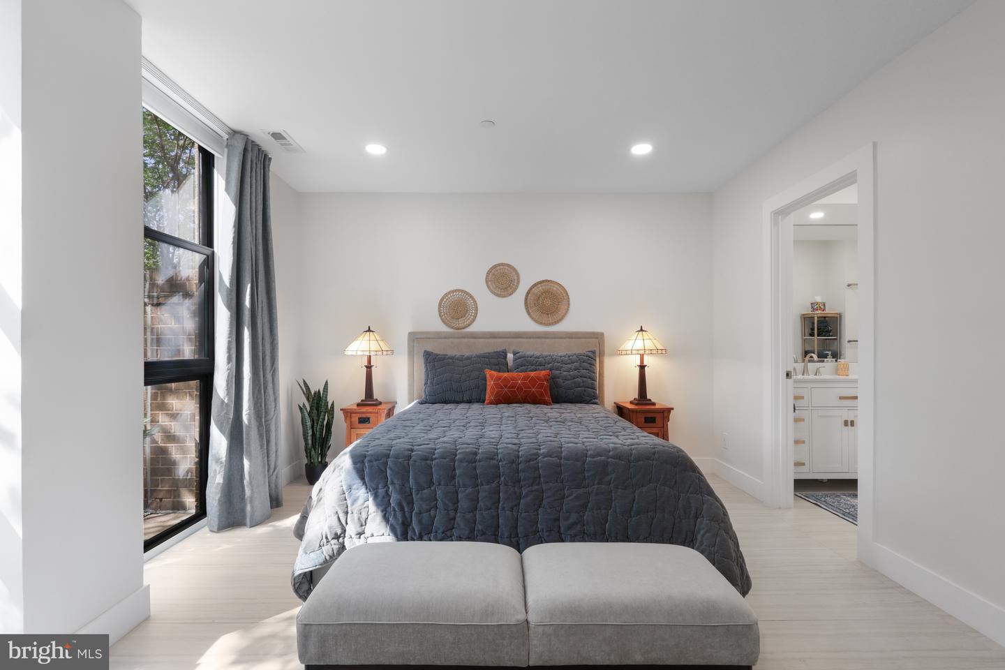 1016 S WAYNE ST #T-12, ARLINGTON, Virginia 22204, 2 Bedrooms Bedrooms, ,1 BathroomBathrooms,Residential,For sale,1016 S WAYNE ST #T-12,VAAR2069518 MLS # VAAR2069518